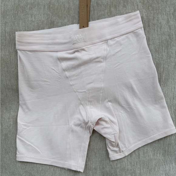 SKIMS Boyfriend Boxer - Barely Pink - Picture 1 of 4